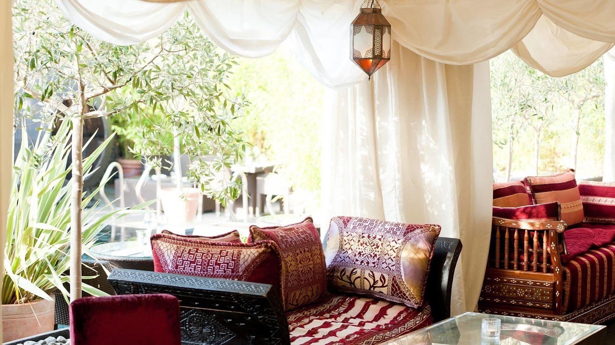 Crazy Bear Beaconsfield Hotell Exteriör bild A Moroccan interior